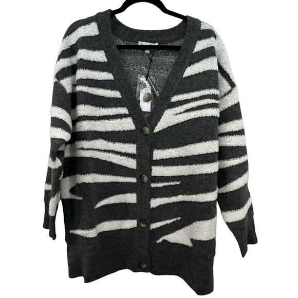 MICHAEL STARS Cardigan Sweater Gray and White Zebra Print Plus Size 1X NWOT - Picture 3 of 15